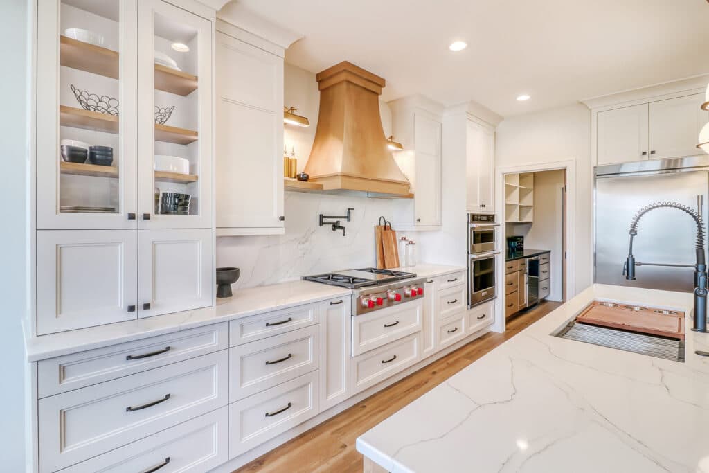 Kitchen cabinet door alignment